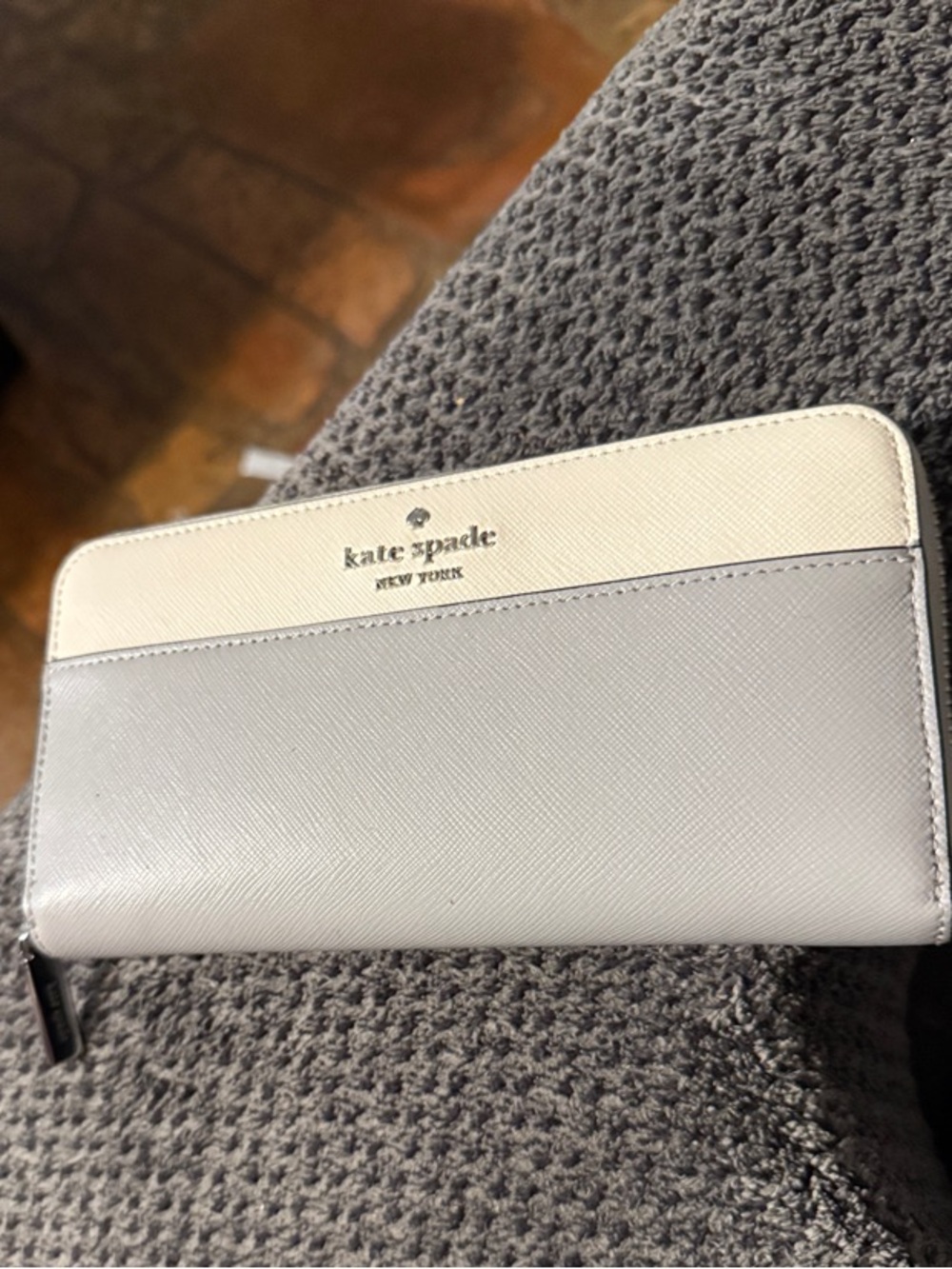kate spade Two-Tone Zip Around Wallet in Cream and Light Gray